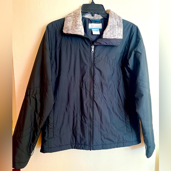 Columbia Women's Jacket with Faux Fur Collar - Picture 1 of 3